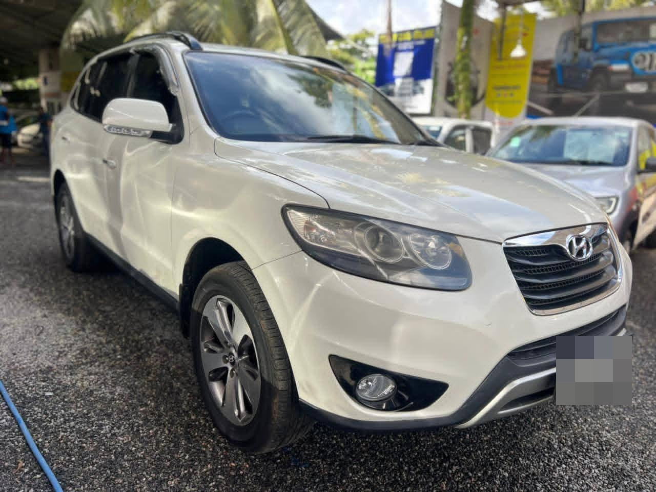 Hyundai Santa Fe 2011 - Used SUV sale in Sri Lanka - patpat.lk