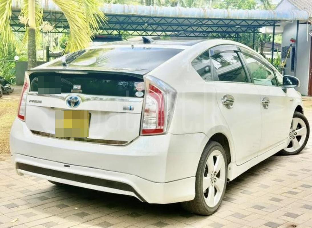 Toyota Prius 2013 - பயன்படுத்தப்பட்டது கார் sale in Sri Lanka - patpat.lk
