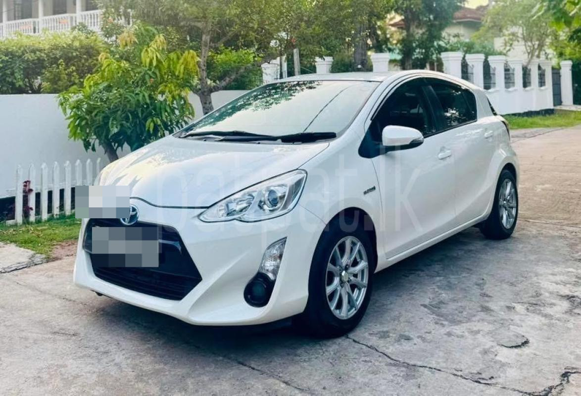 Toyota Aqua 2015 - பயன்படுத்தப்பட்டது கார் sale in Sri Lanka - patpat.lk