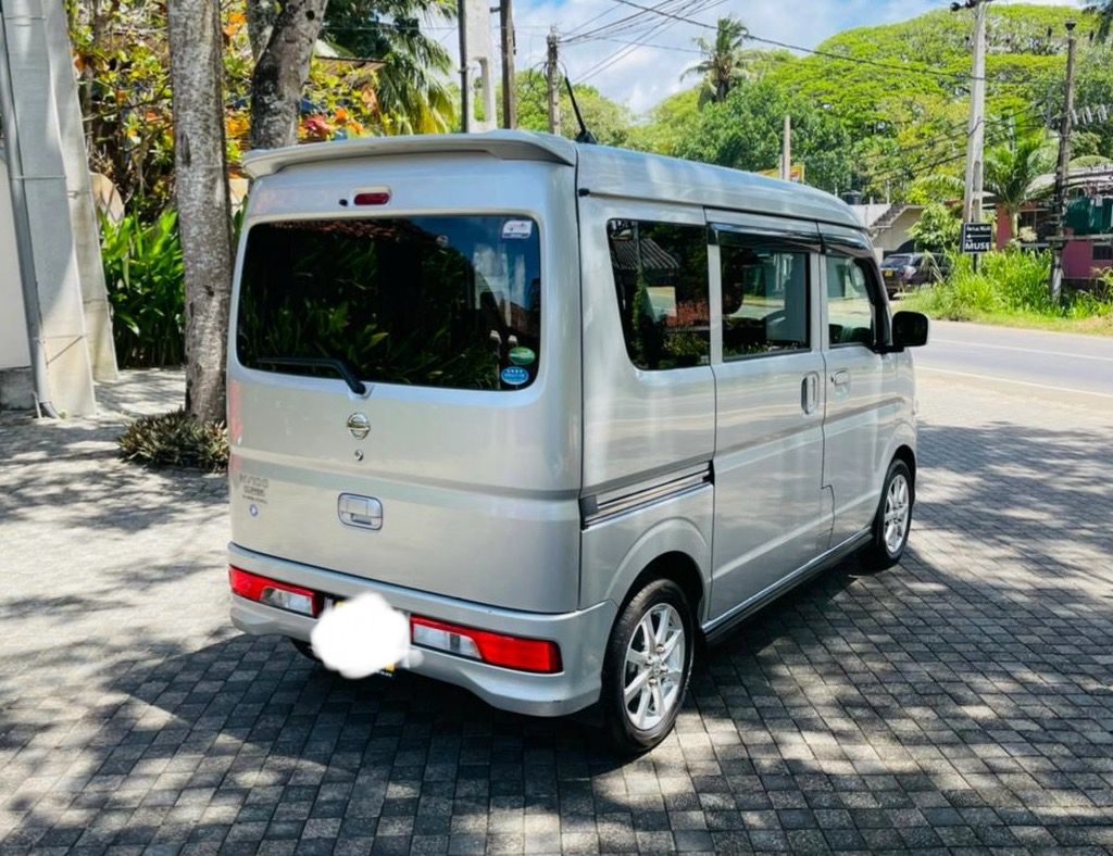 Nissan Clipper 2017 - பயன்படுத்தப்பட்டது வேன் sale in Sri Lanka - patpat.lk