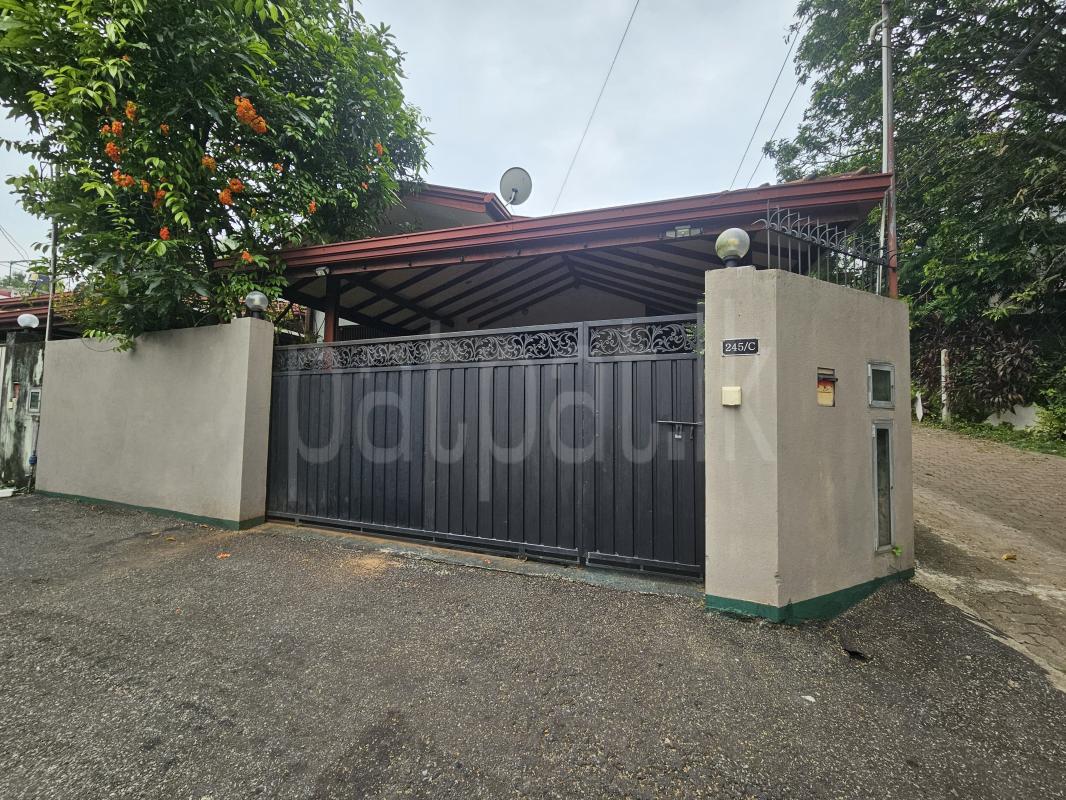 House for Sale in Malabe ads-image-1