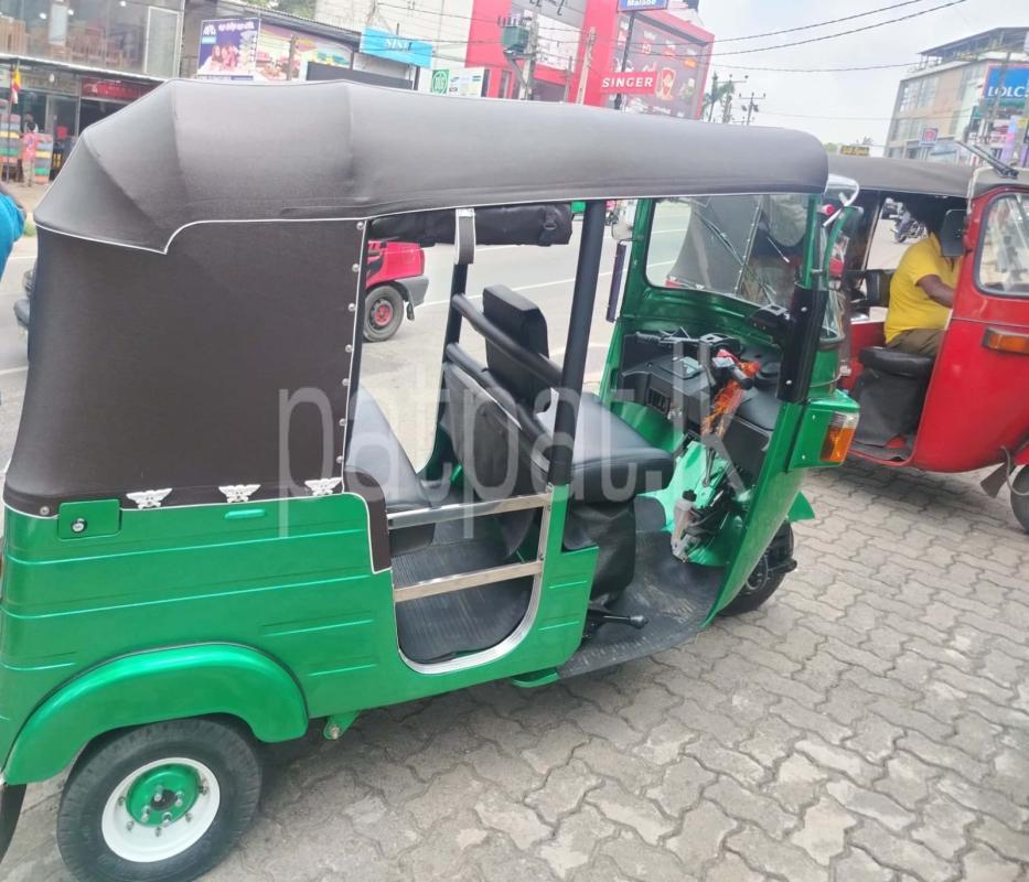 Bajaj 4 stroke 2010 - பயன்படுத்தப்பட்டது முச்சக்கர வண்டி sale in Sri Lanka - patpat.lk