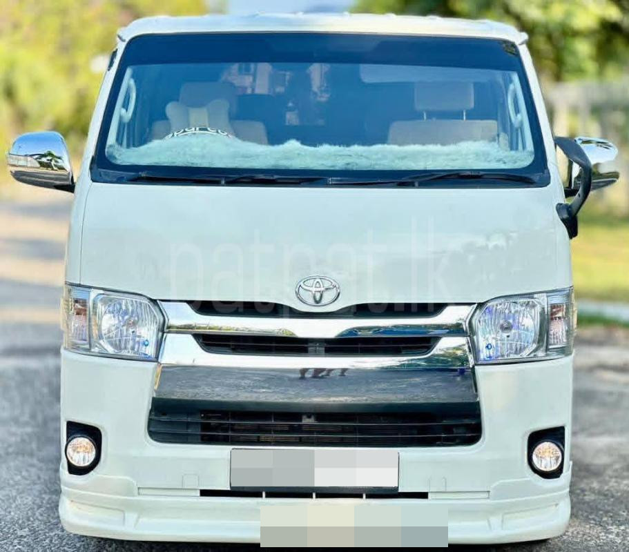 Toyota Hiace 2006 - பயன்படுத்தப்பட்டது வேன் sale in Sri Lanka - patpat.lk