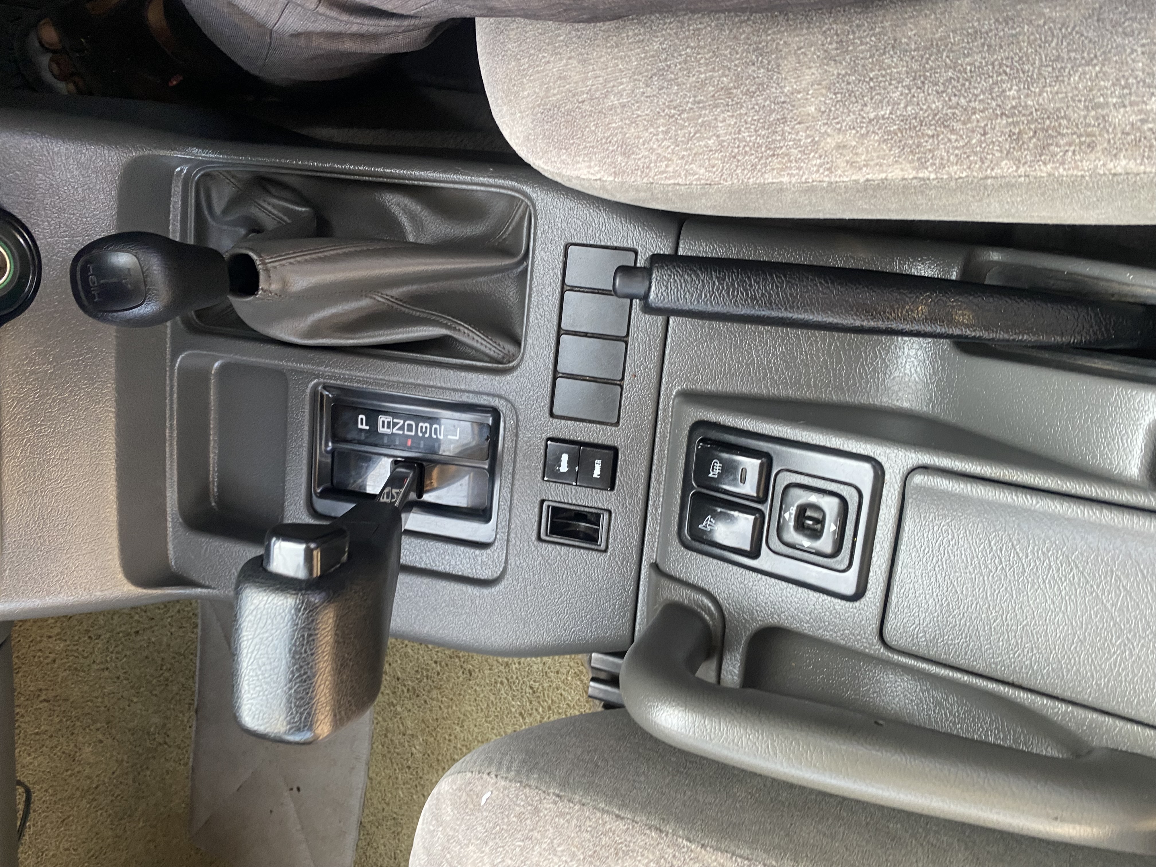 Isuzu Bighorn 2007 - பயன்படுத்தப்பட்டது SUV sale in Sri Lanka - patpat.lk