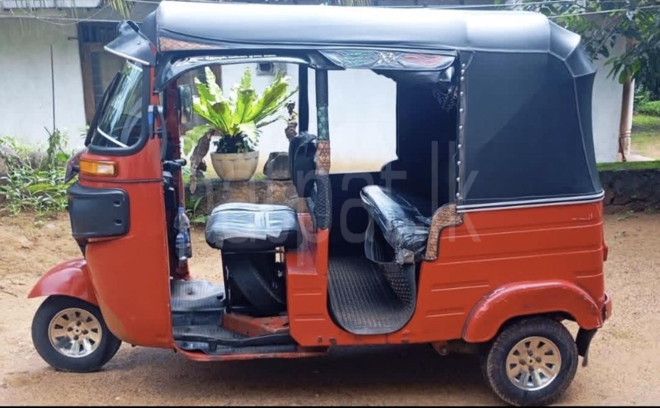 Bajaj 4 stroke 2015 - பயன்படுத்தப்பட்டது முச்சக்கர வண்டி sale in Sri Lanka - patpat.lk