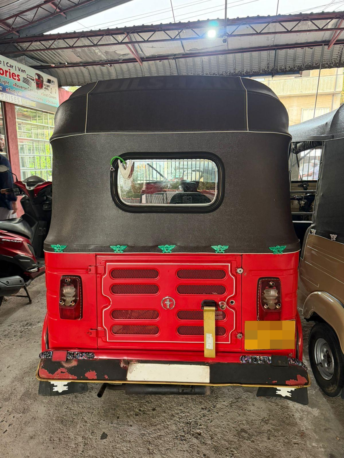 Bajaj Three Wheel 2014 - Used Three wheeler sale in Sri Lanka - patpat.lk