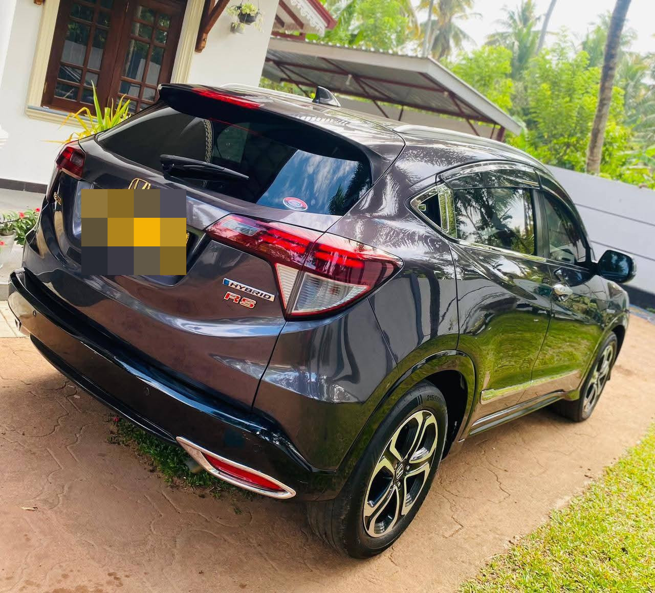 Honda Vezel 2014 - பயன்படுத்தப்பட்டது SUV sale in Sri Lanka - patpat.lk