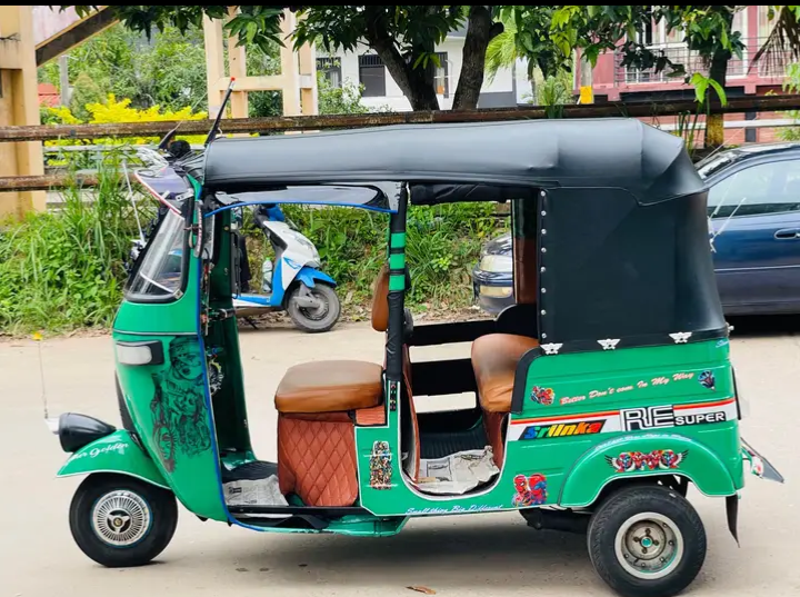 Bajaj 2 stroke 2005 - Used Three wheeler sale in Sri Lanka - patpat.lk