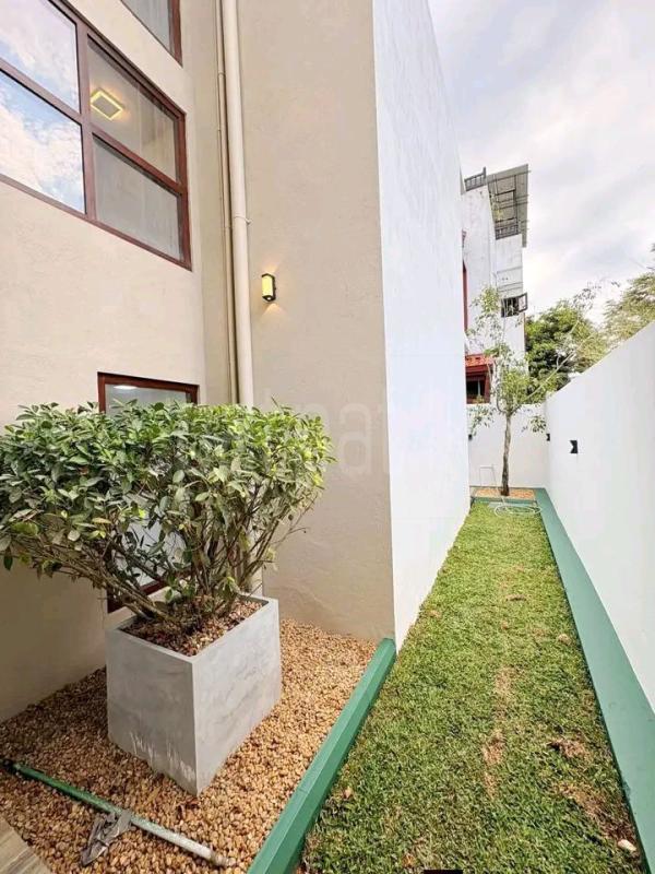 House for Sale in Athurugiriya