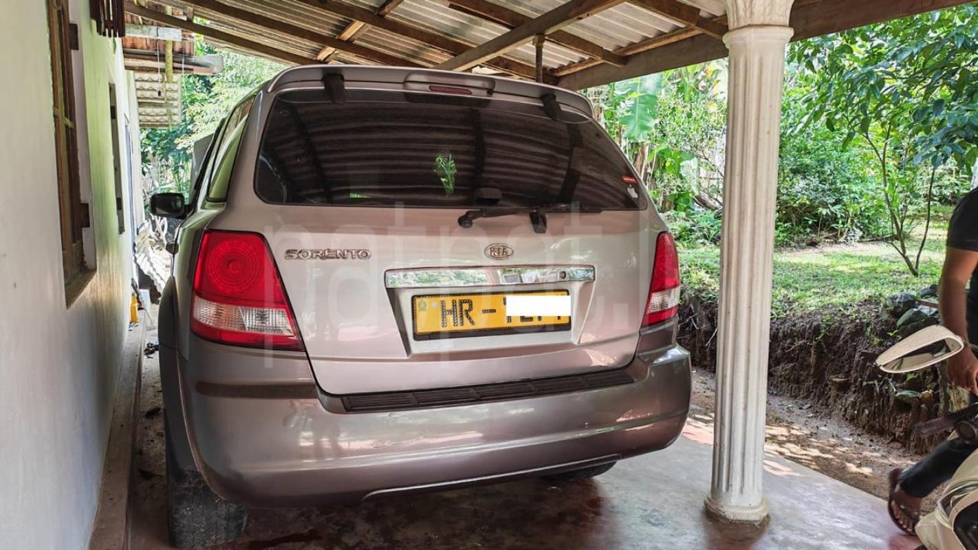 KIA Sorento 2003 - பயன்படுத்தப்பட்டது SUV sale in Sri Lanka - patpat.lk