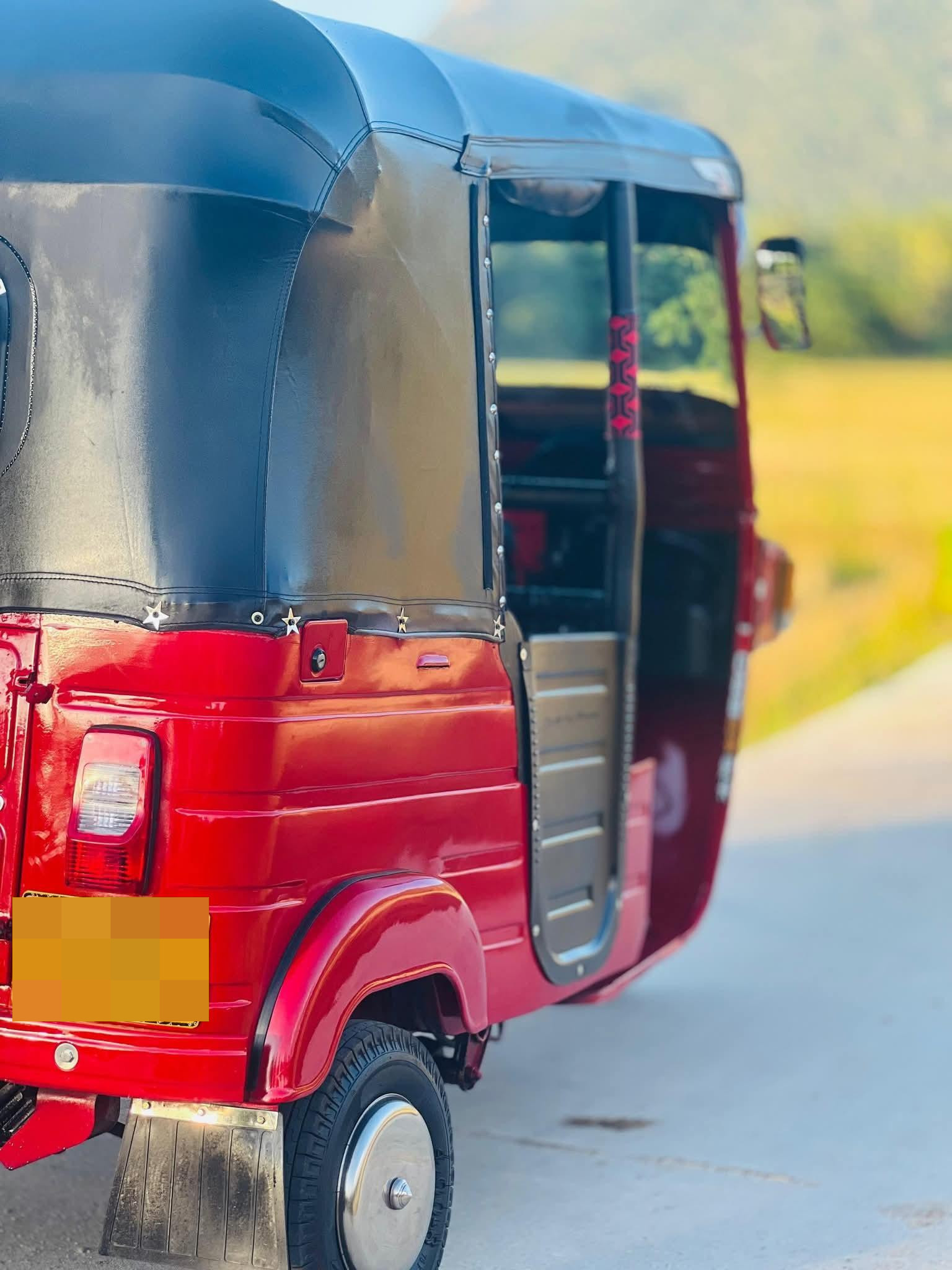 Bajaj Three Wheel 2013 - භාවිතා කරන ලද ත්‍රිරෝද රථය sale in Sri Lanka - patpat.lk