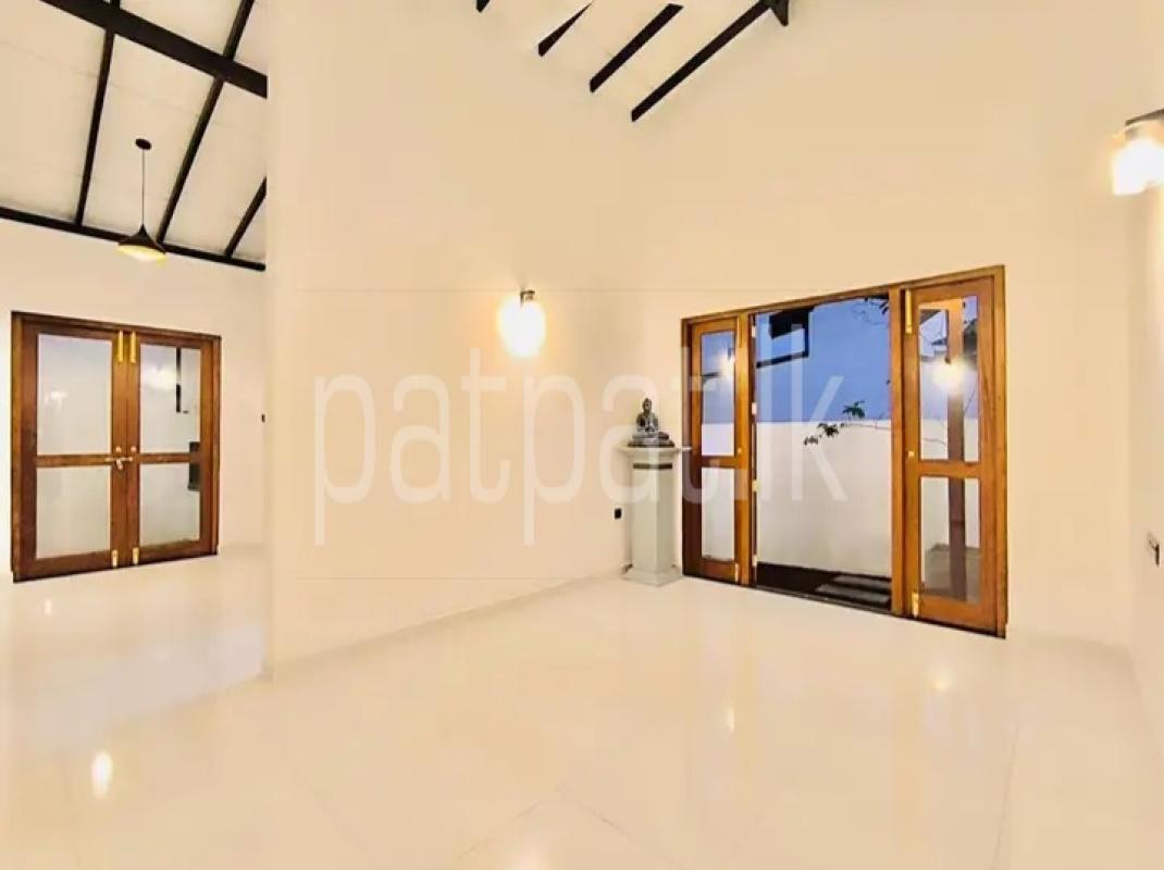 House for Sale in Athurugiriya