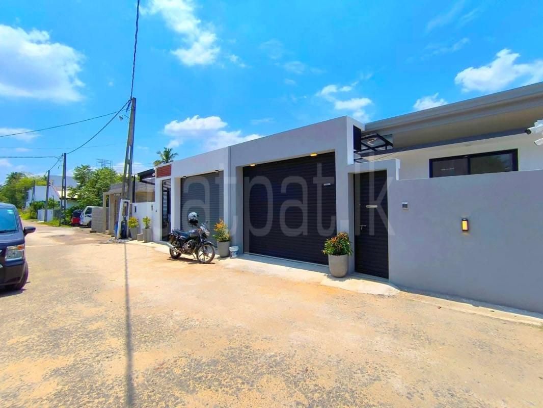 House for Sale in Athurugiriya ads-image-1