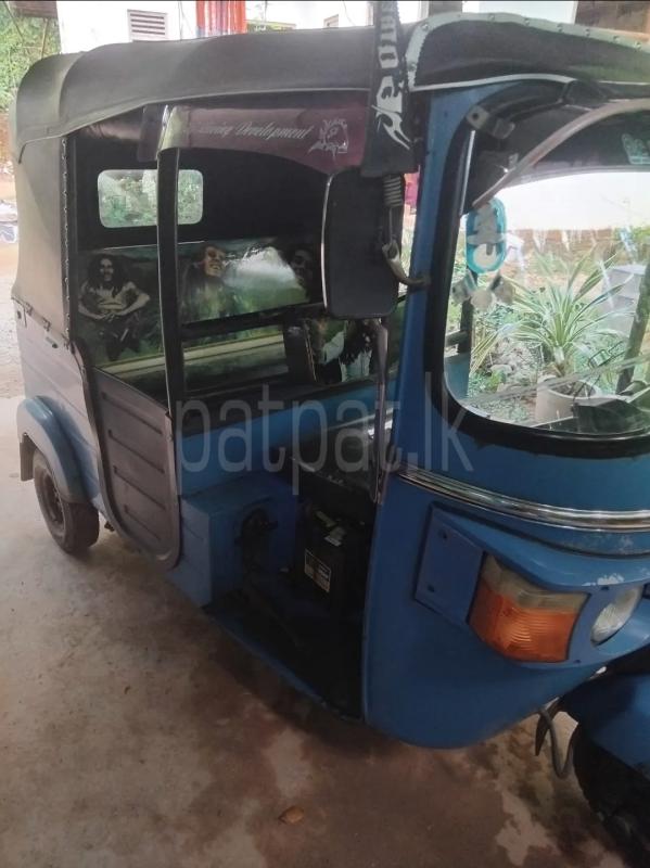 Bajaj 4 stroke 2010 - பயன்படுத்தப்பட்டது முச்சக்கர வண்டி sale in Sri Lanka - patpat.lk