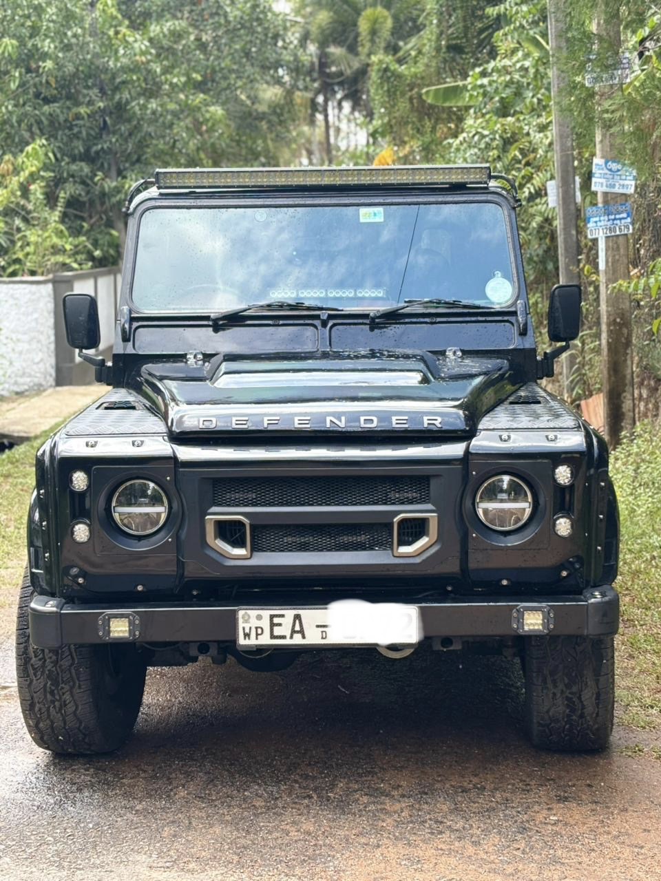 Land Rover Defender 2012 ads-image-1