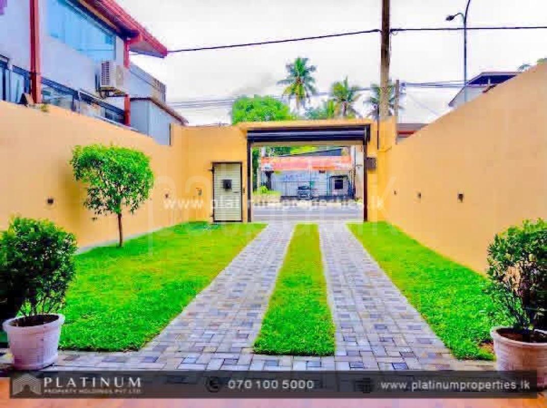 Advertisement image 6