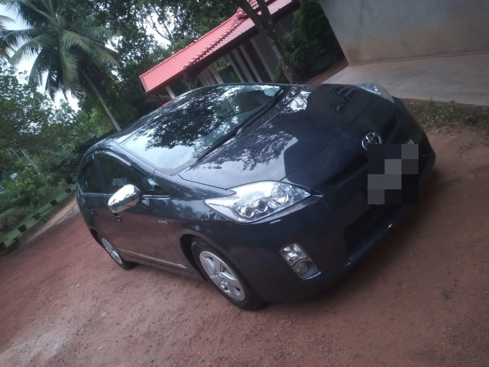 Toyota Prius 2011 - பயன்படுத்தப்பட்டது கார் sale in Sri Lanka - patpat.lk
