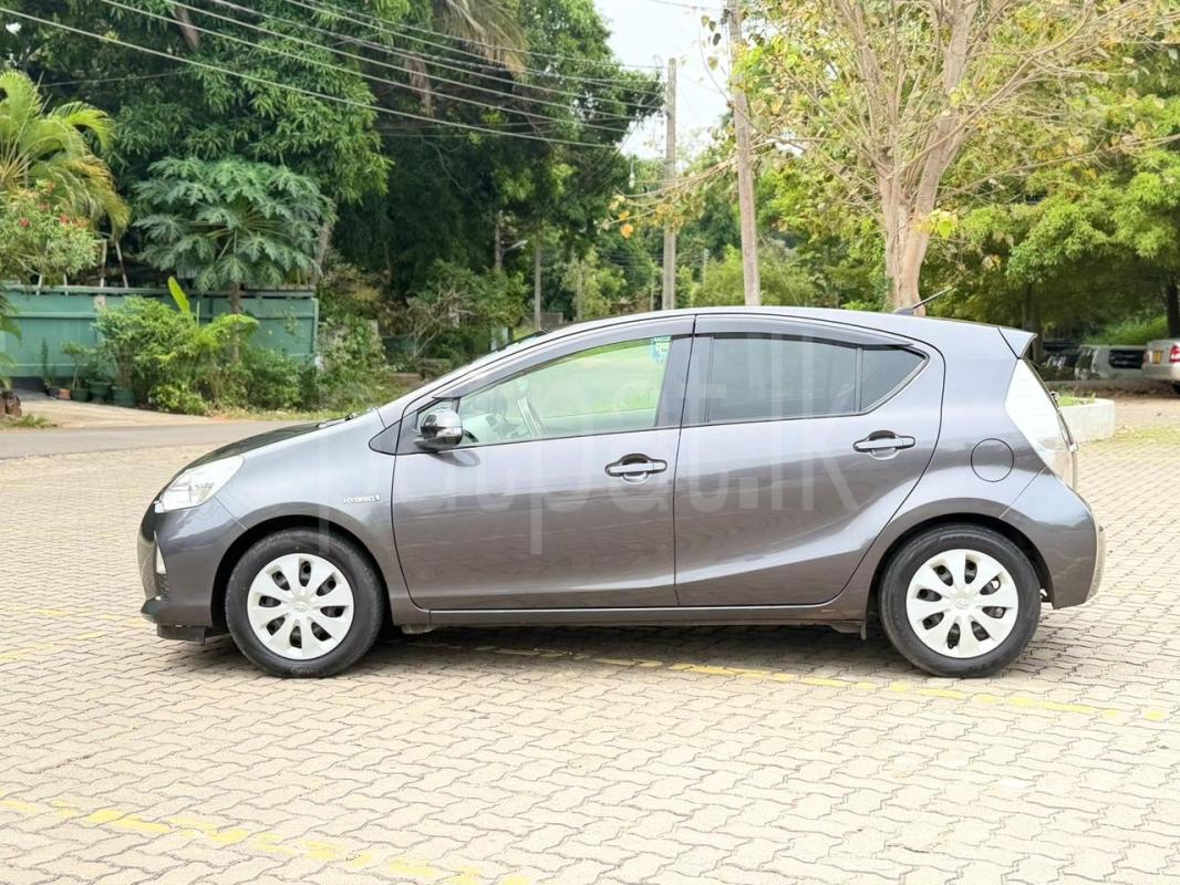 Toyota Aqua 2014 - பயன்படுத்தப்பட்டது கார் sale in Sri Lanka - patpat.lk