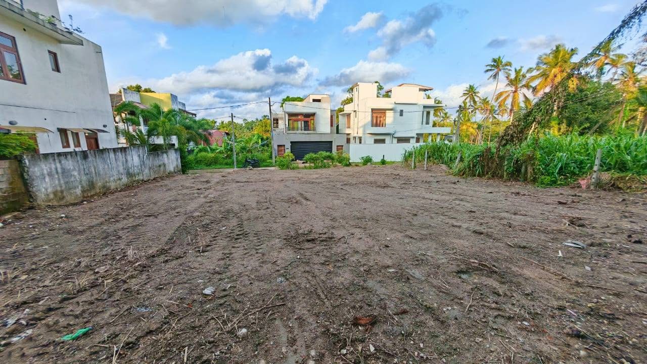 Residential Land for Sale in Athurugiriya