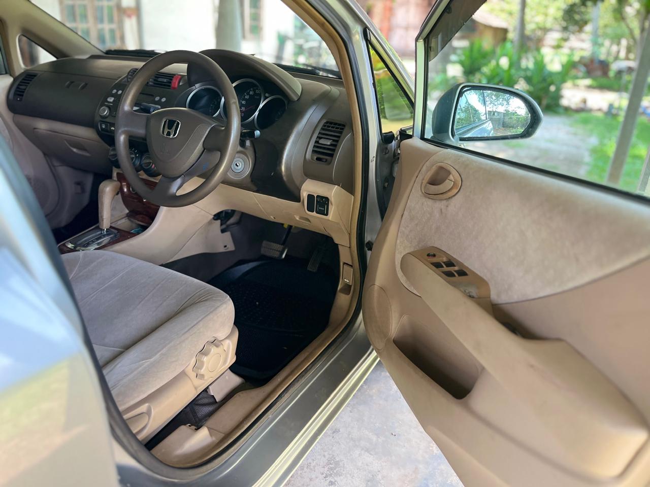 Honda Fit 2004 - பயன்படுத்தப்பட்டது கார் sale in Sri Lanka - patpat.lk