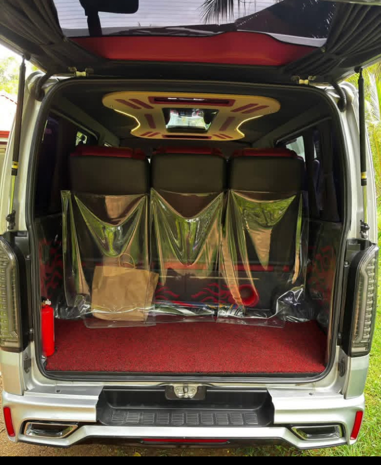 Toyota Hiace 2014 - பயன்படுத்தப்பட்டது வேன் sale in Sri Lanka - patpat.lk