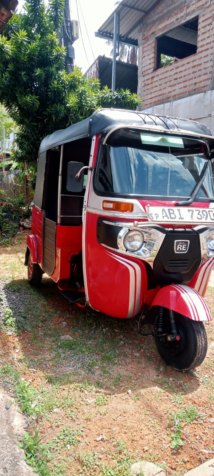 Bajaj Three Wheel 2015 - භාවිතා කරන ලද ත්‍රිරෝද රථය sale in Sri Lanka - patpat.lk