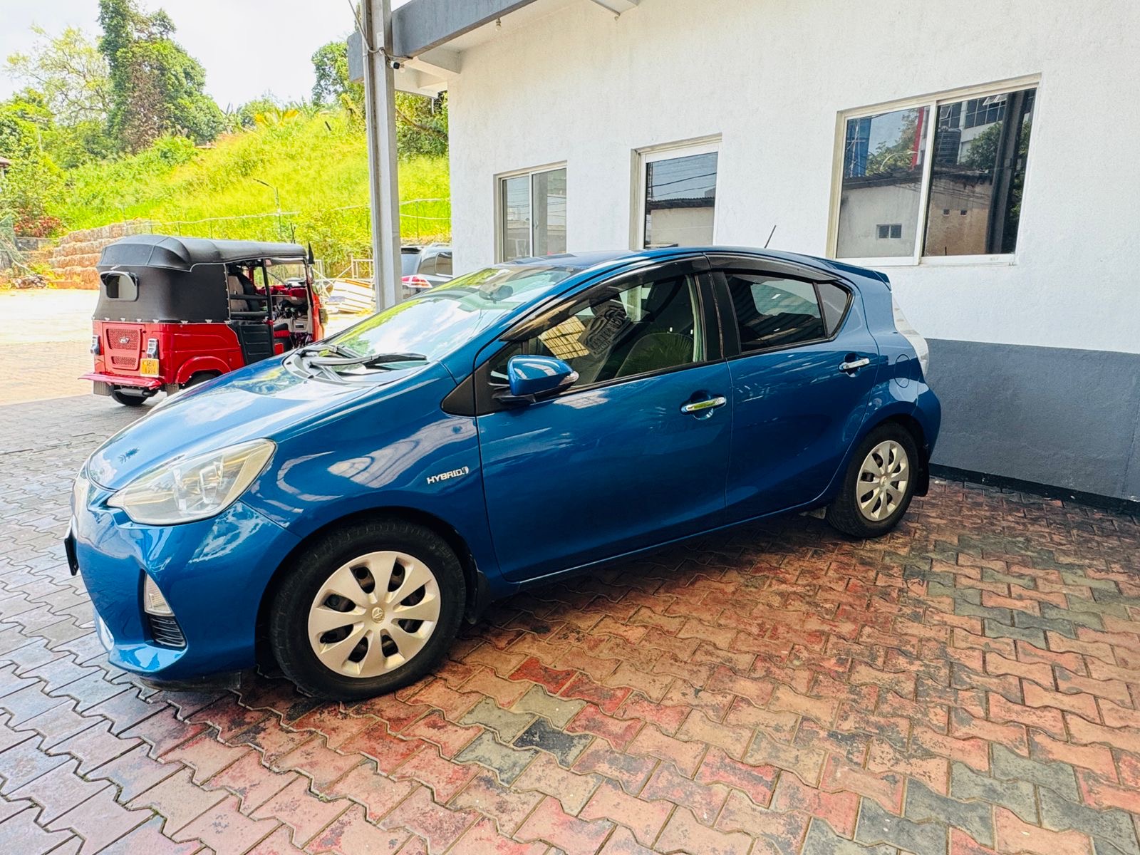 Toyota Aqua 2014 - பயன்படுத்தப்பட்டது கார் sale in Sri Lanka - patpat.lk
