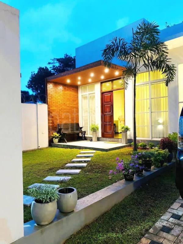 House for Sale in Athurugiriya