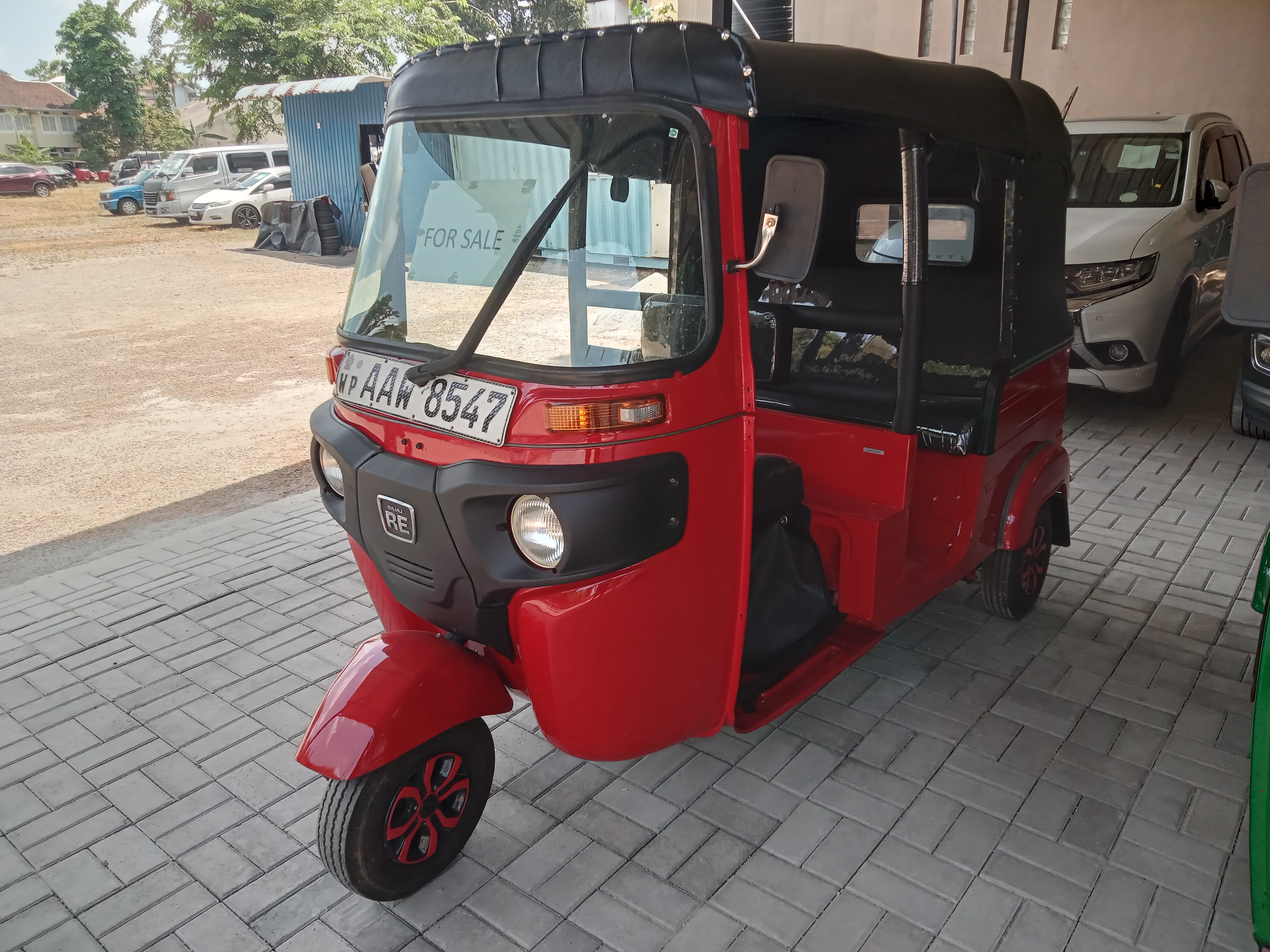 Bajaj Three Wheel 2015 - භාවිතා කරන ලද ත්‍රිරෝද රථය sale in Sri Lanka - patpat.lk