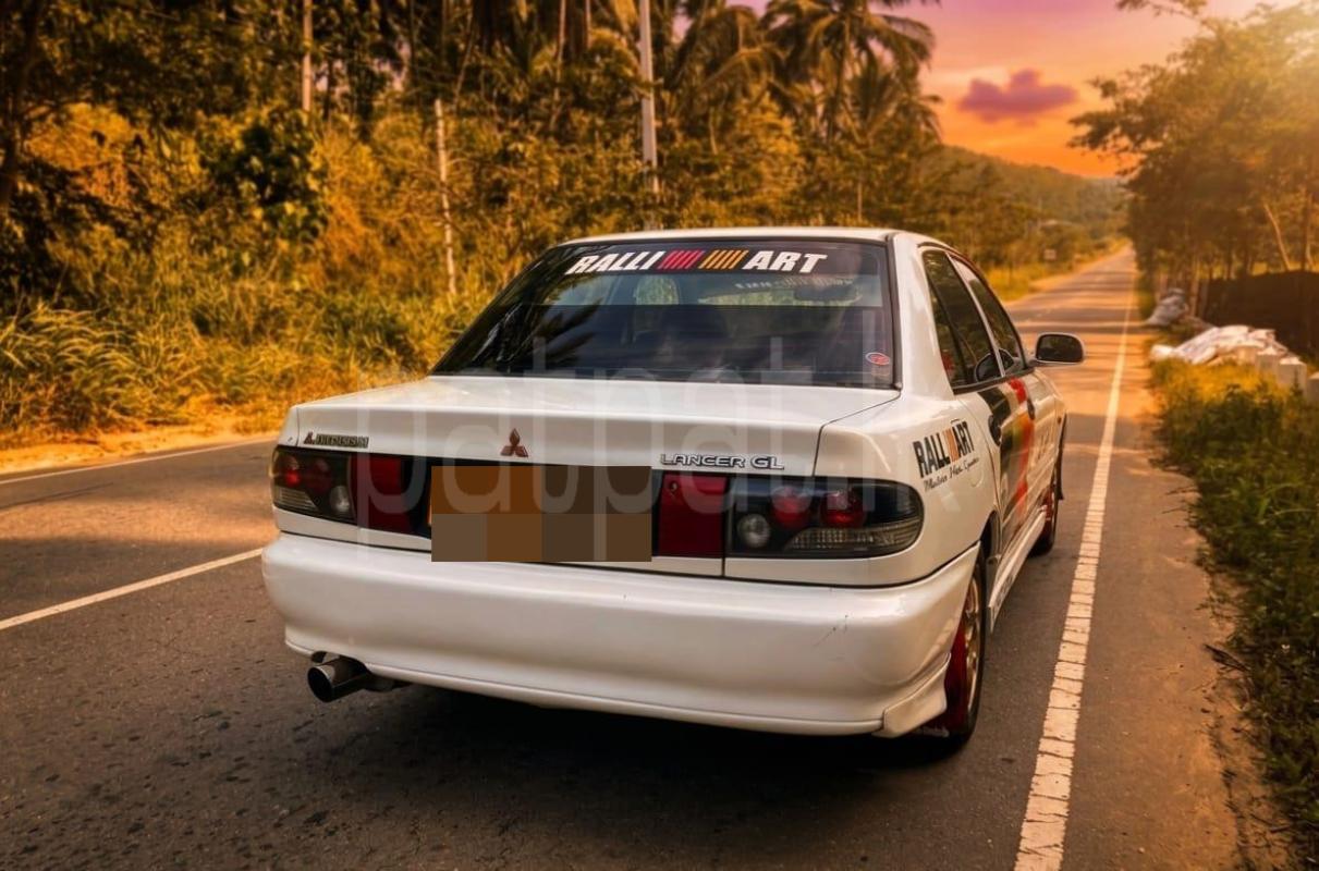 Mitsubishi Lancer 1993 - பயன்படுத்தப்பட்டது கார் sale in Sri Lanka - patpat.lk