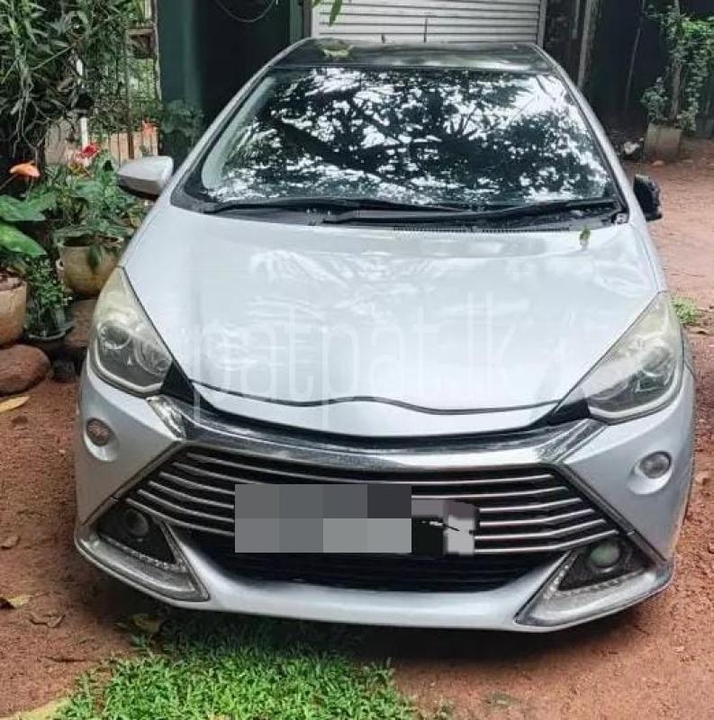 Toyota Aqua 2012 - பயன்படுத்தப்பட்டது கார் sale in Sri Lanka - patpat.lk