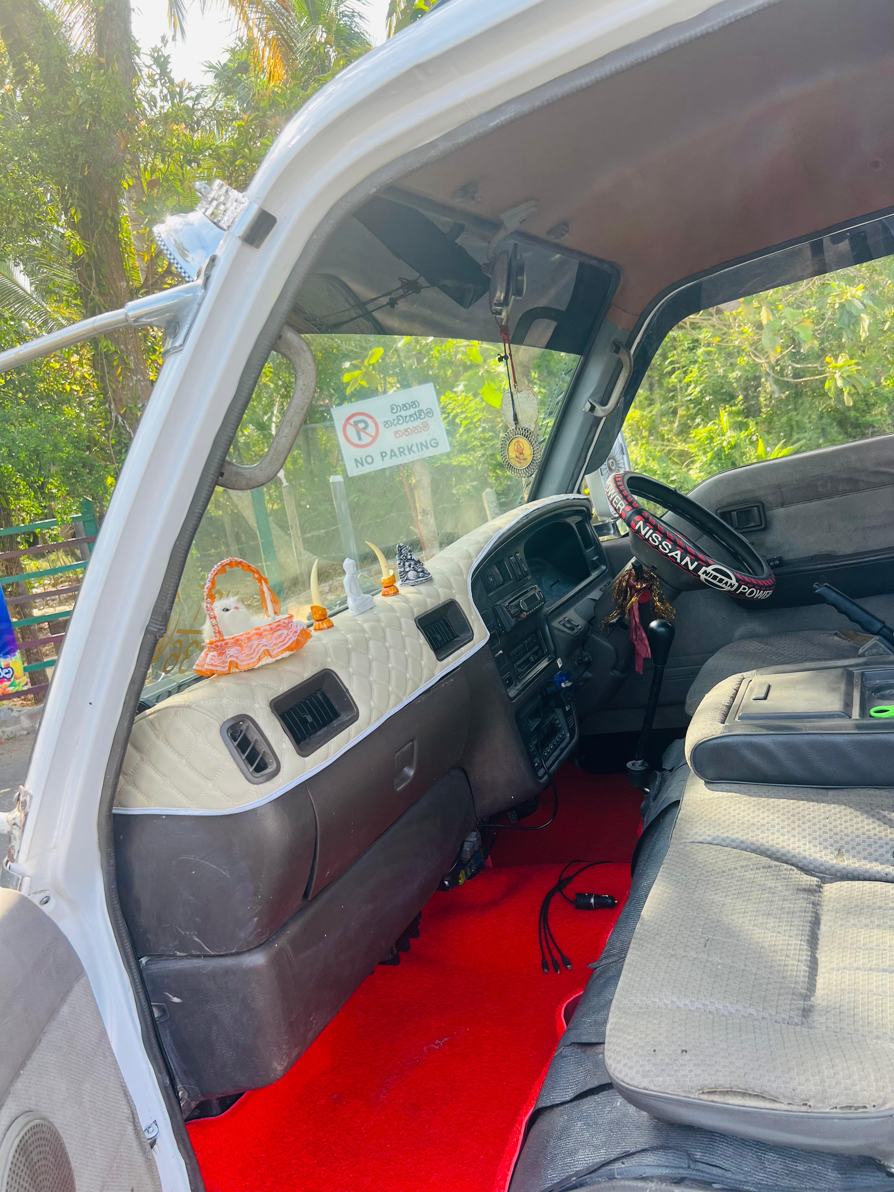 Nissan Caravan 1993 - Used Van sale in Sri Lanka - patpat.lk