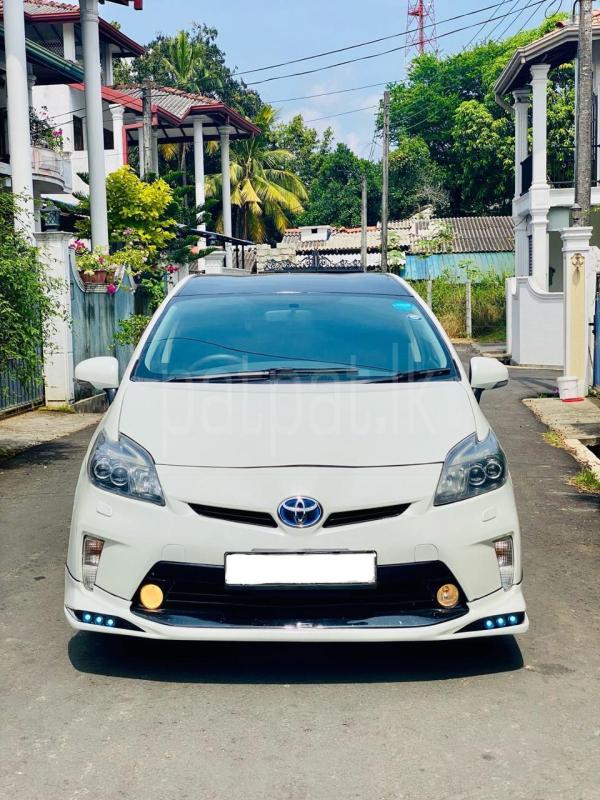 Toyota Prius 2013 - பயன்படுத்தப்பட்டது கார் sale in Sri Lanka - patpat.lk