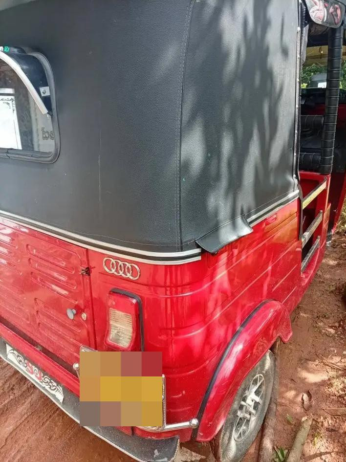 Bajaj 4 stroke 2012 - பயன்படுத்தப்பட்டது முச்சக்கர வண்டி sale in Sri Lanka - patpat.lk