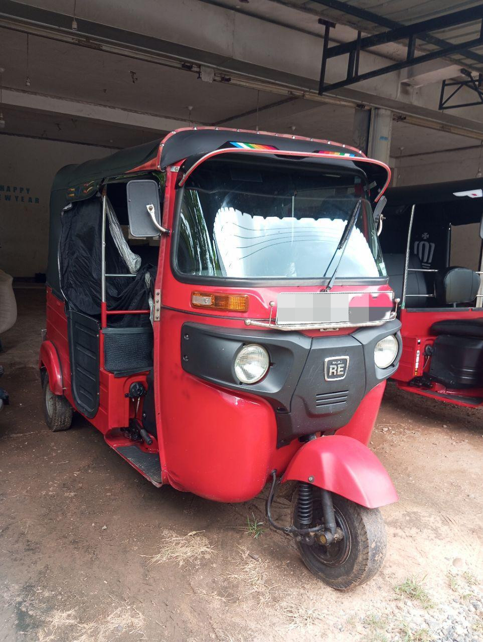 Bajaj Three Wheel 2016 ads-image-1