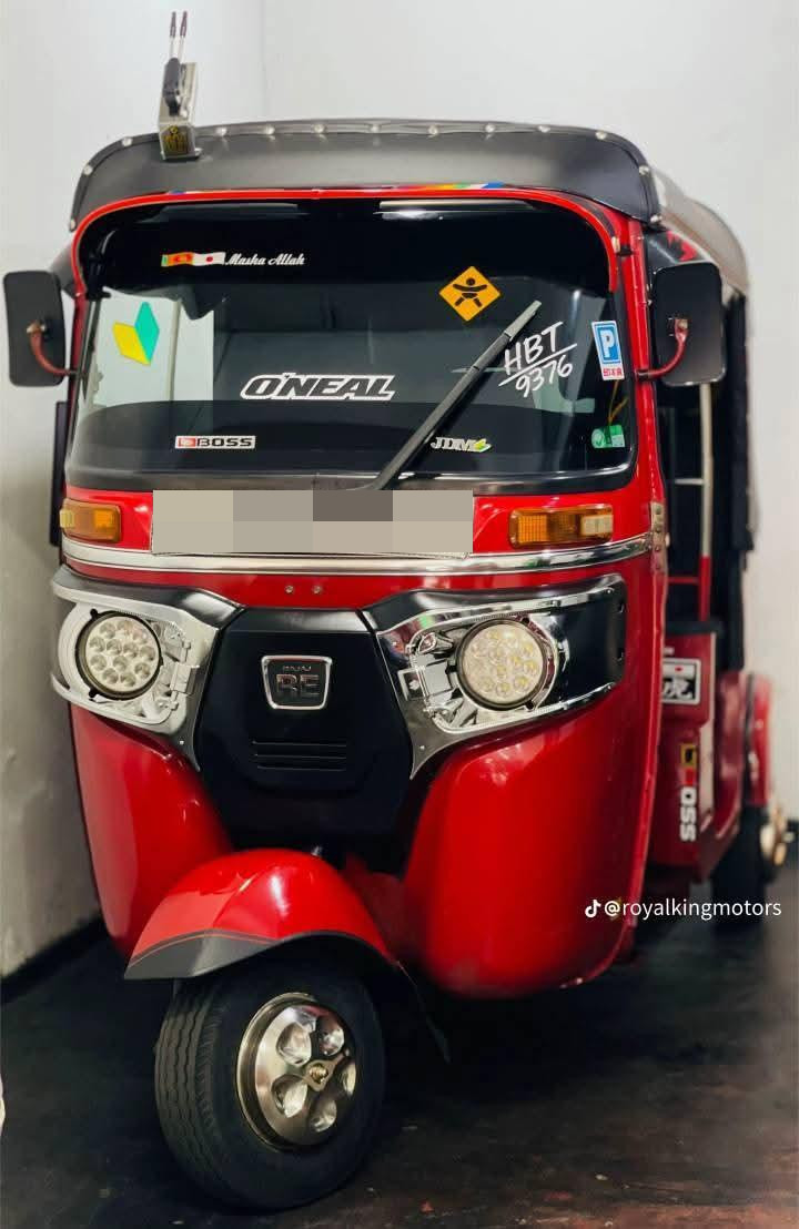 Bajaj Three Wheel 2016 ads-image-1