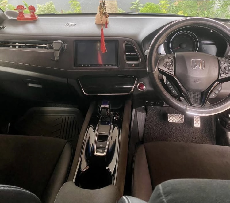 Honda Vezel 2017 - பயன்படுத்தப்பட்டது SUV sale in Sri Lanka - patpat.lk
