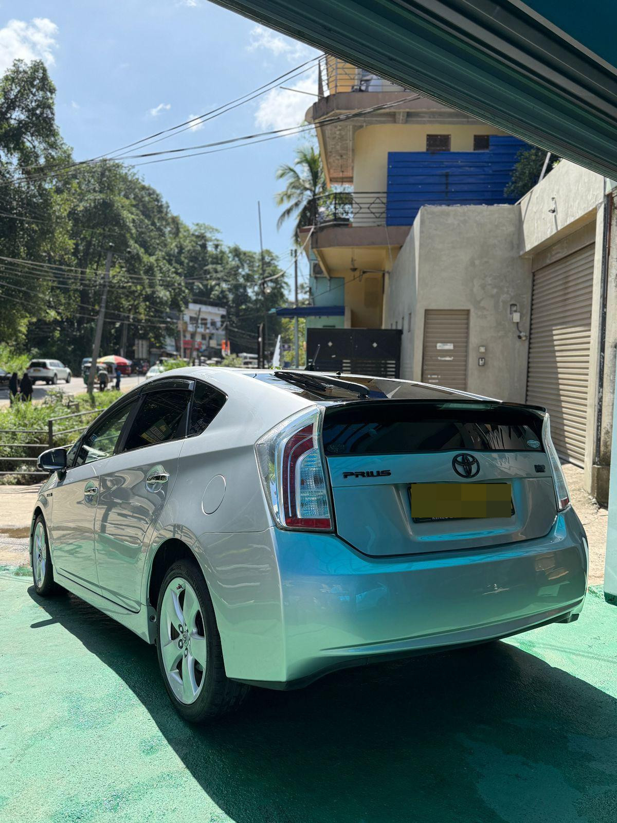 Toyota Prius 2012 - Used Car sale in Sri Lanka - patpat.lk