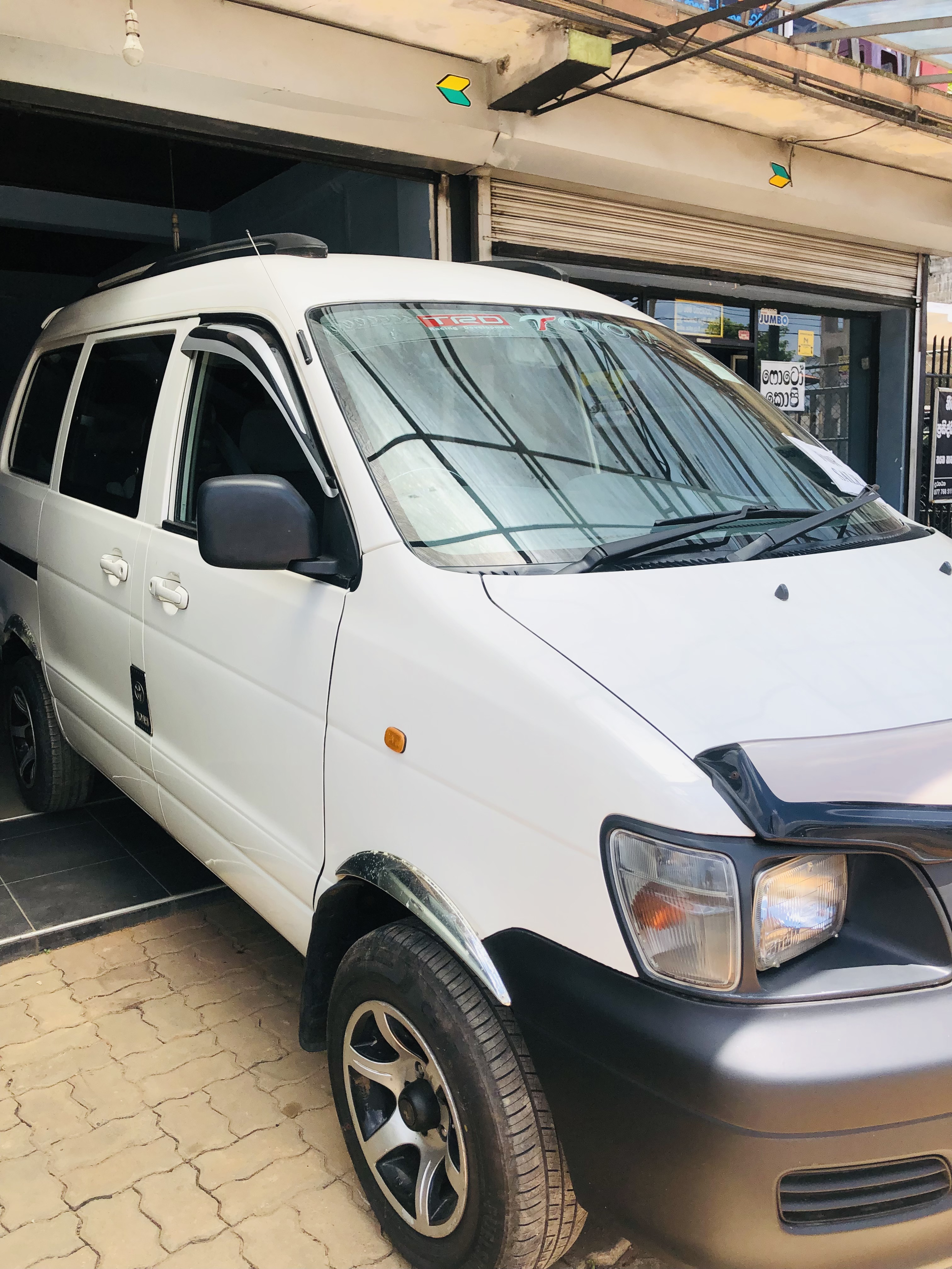 Toyota Noah 1999 - Used Van sale in Sri Lanka - patpat.lk