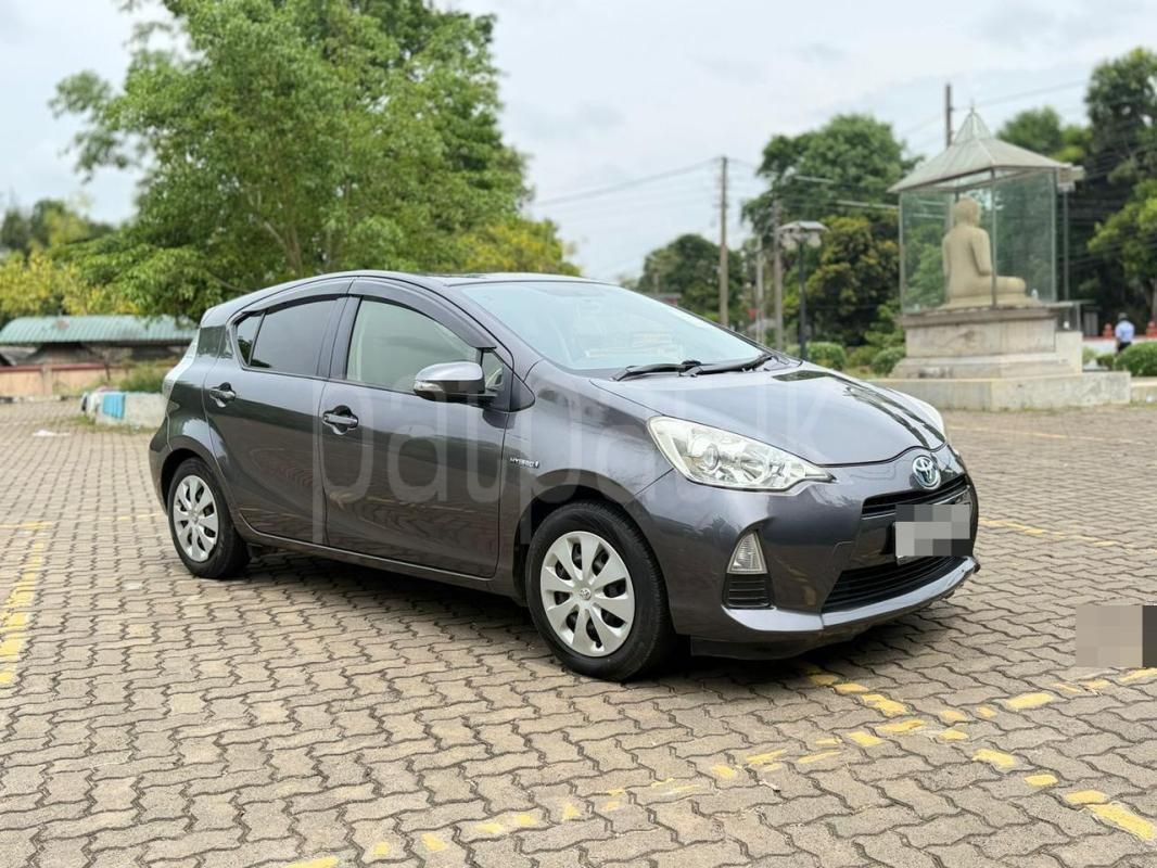 Toyota Aqua 2014 - பயன்படுத்தப்பட்டது கார் sale in Sri Lanka - patpat.lk