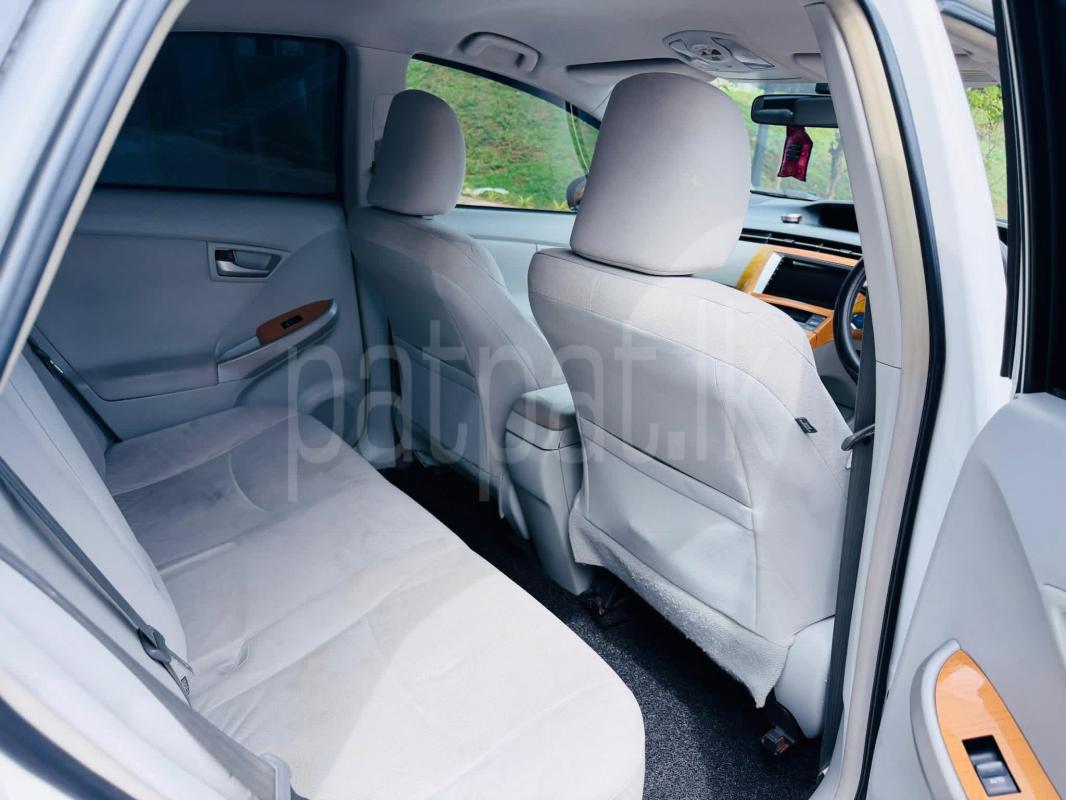 Toyota Prius 2014 - பயன்படுத்தப்பட்டது கார் sale in Sri Lanka - patpat.lk