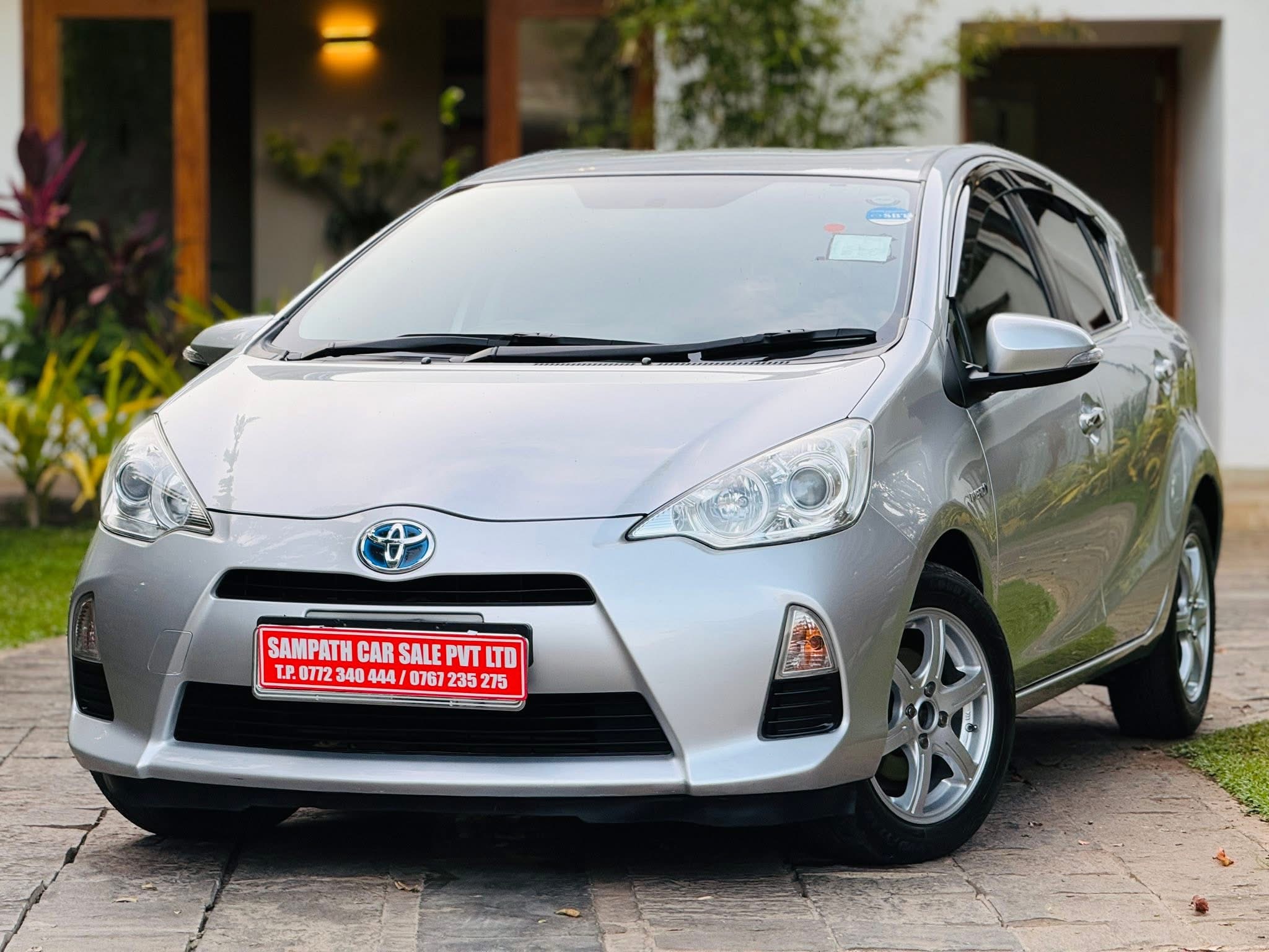 Toyota Aqua 2013 ads-image-1