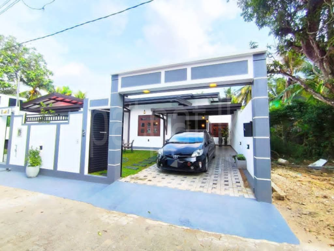 House for Sale in Athurugiriya