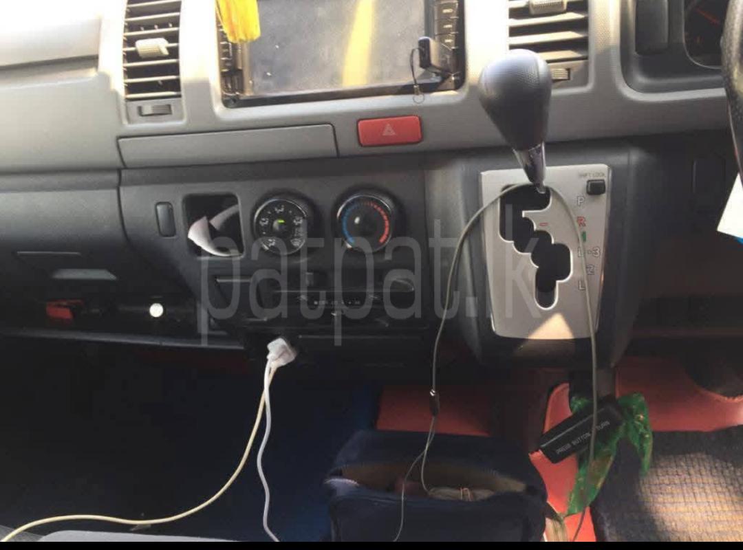 Toyota Hiace 2013 - பயன்படுத்தப்பட்டது வேன் sale in Sri Lanka - patpat.lk