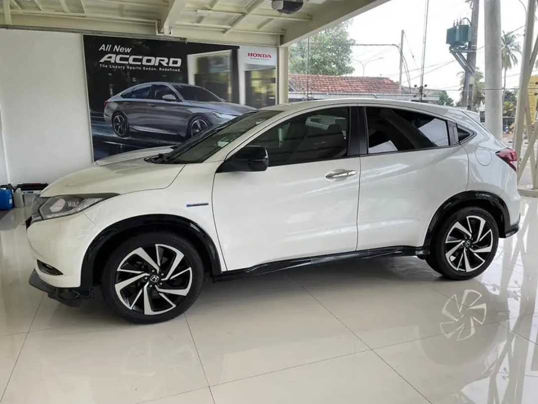 Honda Vezel 2017 - Used SUV sale in Sri Lanka - patpat.lk