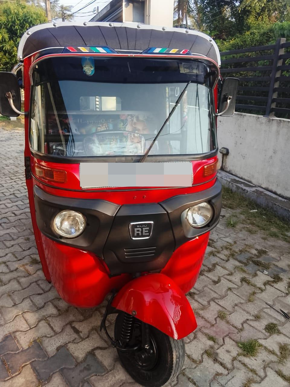 Bajaj Three Wheel 2015