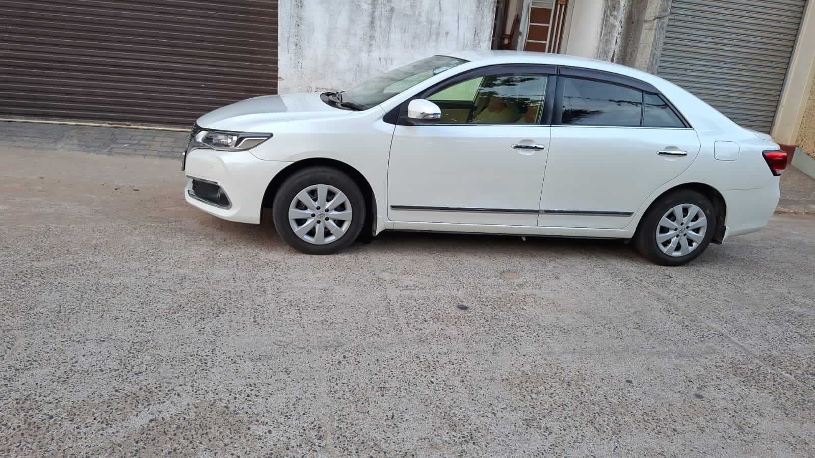 Toyota Premio 2016 - பயன்படுத்தப்பட்டது கார் sale in Sri Lanka - patpat.lk