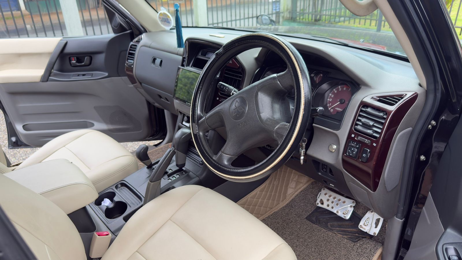Mitsubishi Pajero 2000 - Used SUV sale in Sri Lanka - patpat.lk