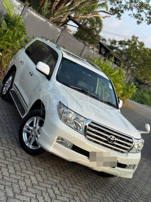Toyota Land Cruiser 2010 - பயன்படுத்தப்பட்டது SUV sale in Sri Lanka - patpat.lk