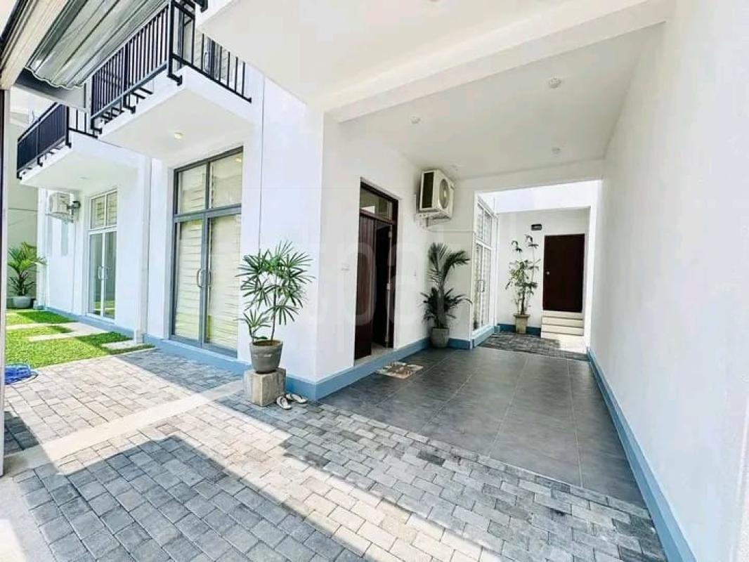 House for Sale in Pelawatta ads-image-1